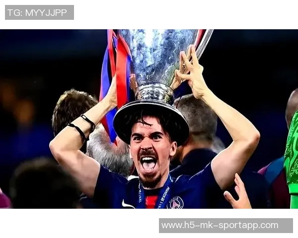 柯蒂斯琼斯在欧冠中展现出92传球成功率成为中场球员第三高的表现